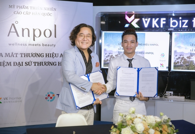 Tập đoàn truyền thông sự kiện Timestar Group ký kết hợp tác thương hiệu mỹ phẩm Anpol tại Việt Nam