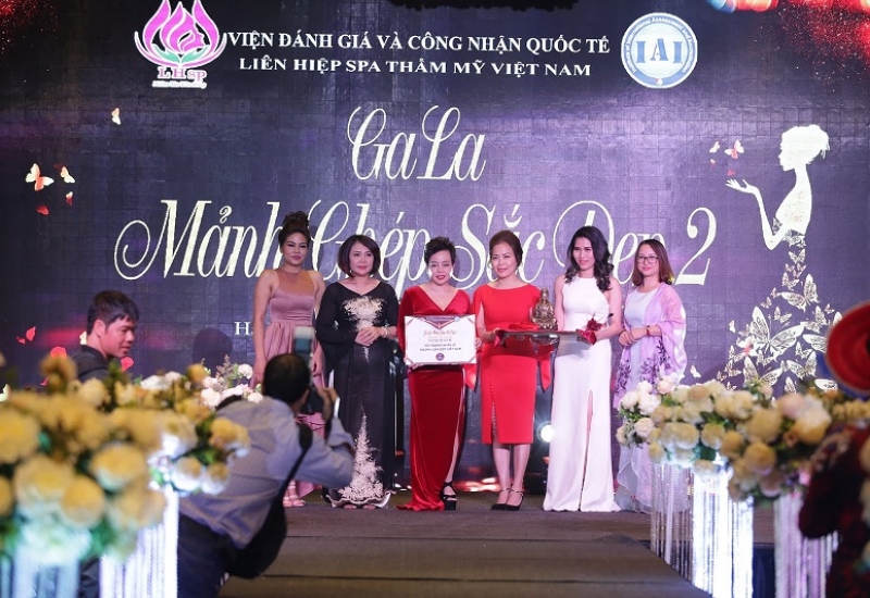 'Mảnh ghép sắc đẹp 2' vinh danh hơn 100 nữ doanh nhân ngành làm đẹp